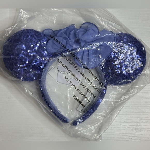 Minnie Mouse Hydrangea Ears Headband For Adults - Picture 4 of 4